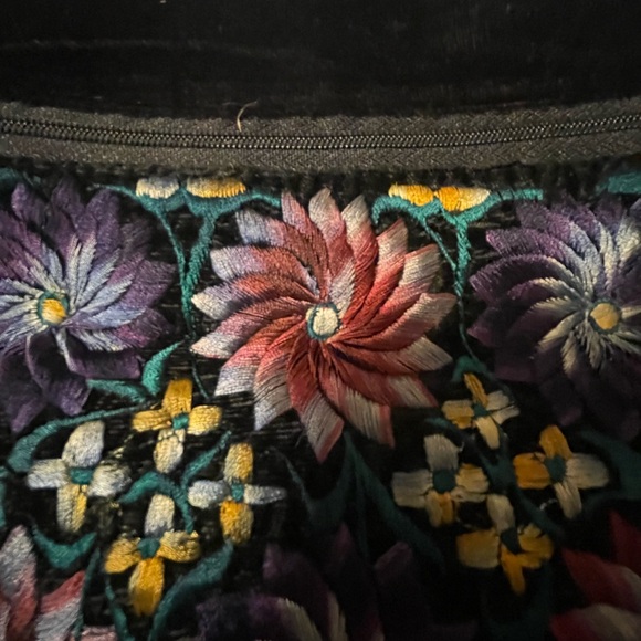 Floral Embroidered Black Velvet Crossbody Bag - Picture 2 of 7